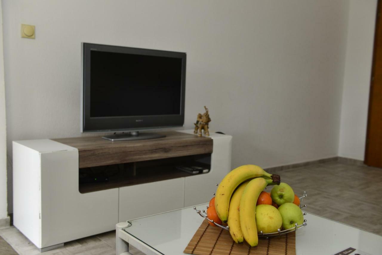 Enko 1 Apartment Тиват Екстериор снимка