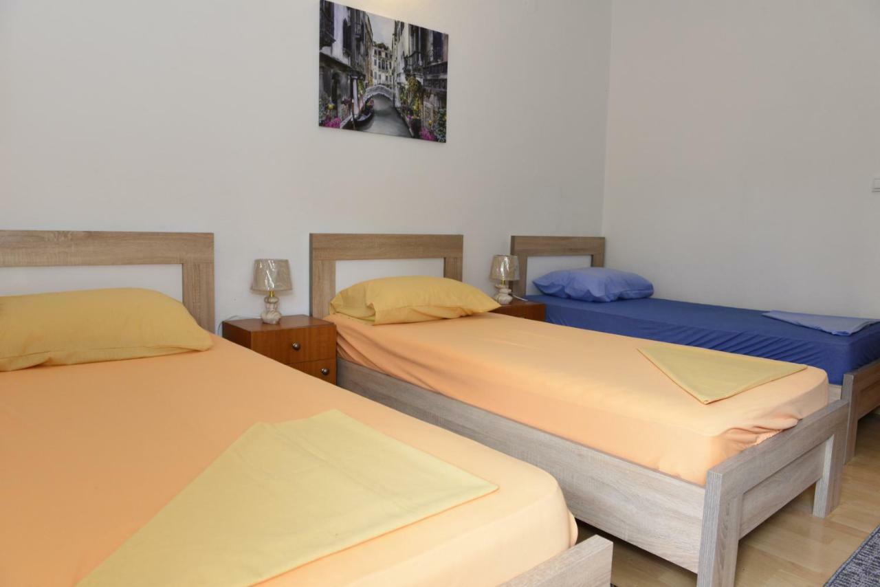 Enko 1 Apartment Тиват Екстериор снимка
