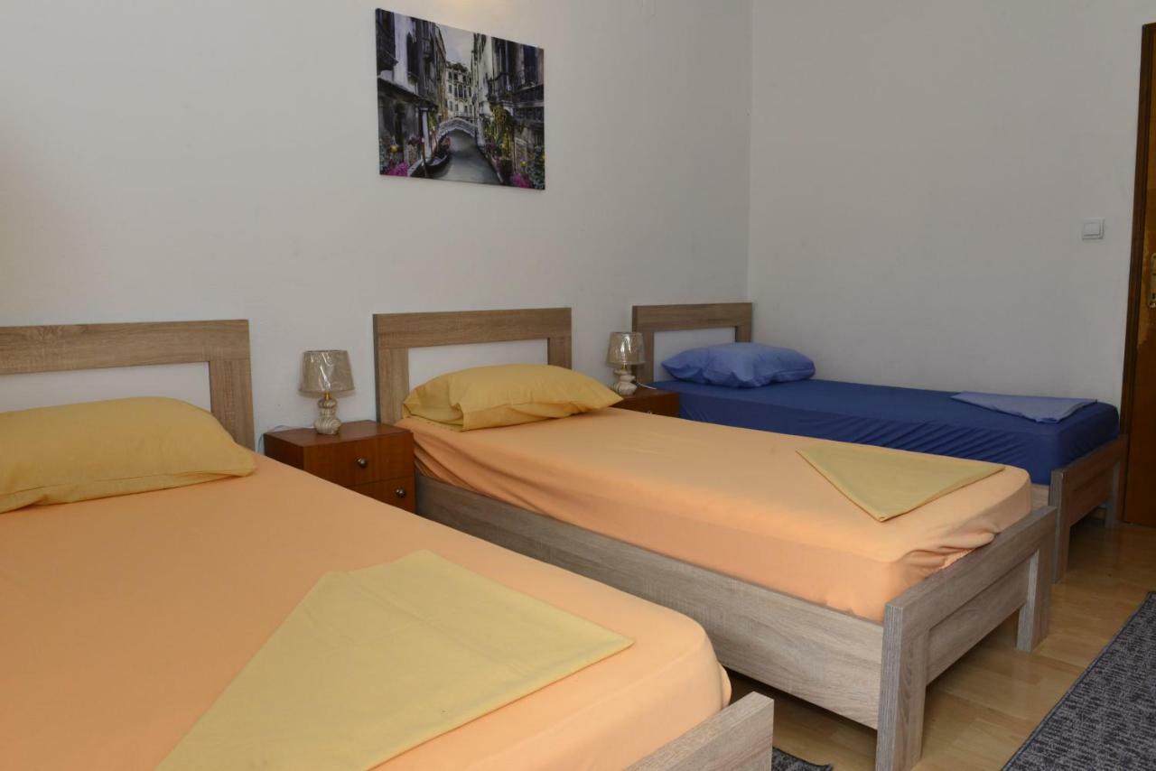 Enko 1 Apartment Тиват Екстериор снимка