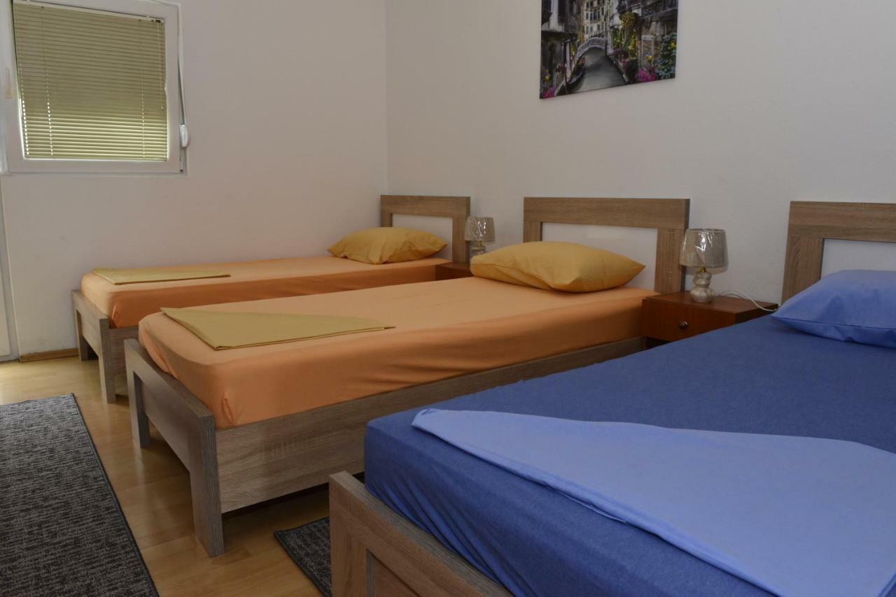 Enko 1 Apartment Тиват Екстериор снимка
